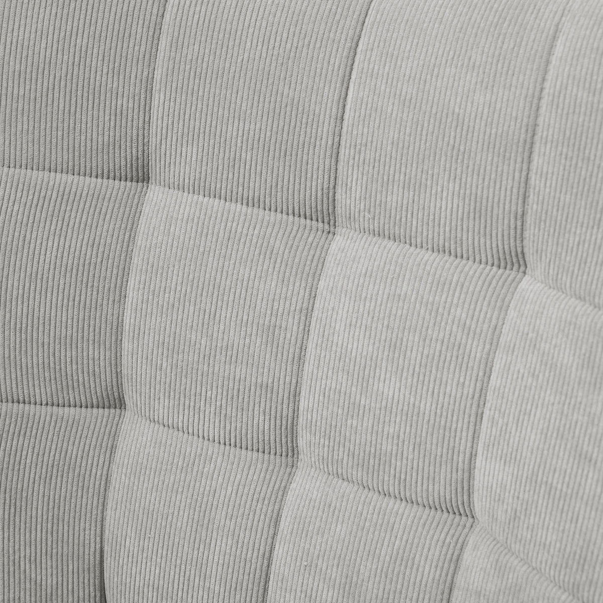 Fauteuil avec repose pied, pieds en bois et tissu aspect velours, gris