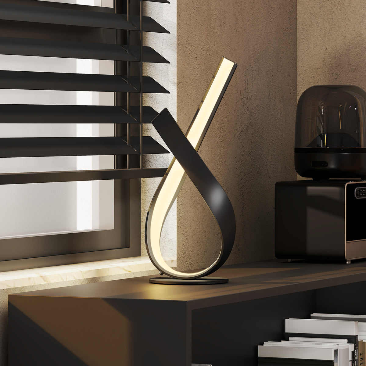 Lampe à design contemporain - design spirale - dim. 21L x 15l x 43H cm - alu. noir LED blanc chaud