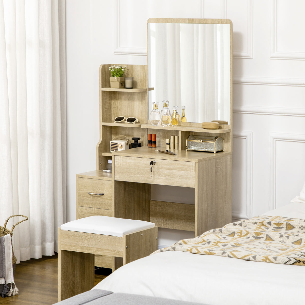 coiffeuse table de maquillage, tabouret rembourré, grand miroir, plusieurs étagères ouvertes, 4 tiroirs bois naturel